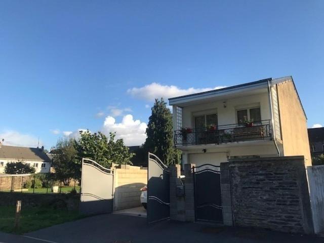La Rose Sur Meuse Villa Haybes Exteriör bild